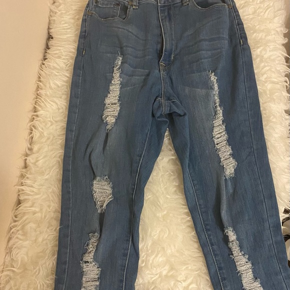 Distressed high waisted fashion nova size 7 jeans - Picture 2 of 3